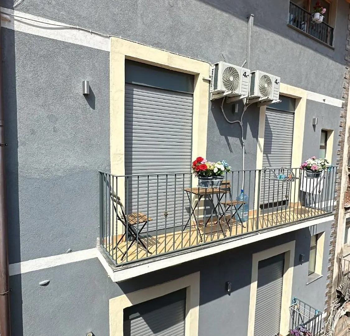 Testa House CTA 0*,  Italia