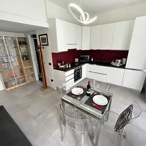 Elegance And Tranquility At 10min From The Centre! Appartamento Milano